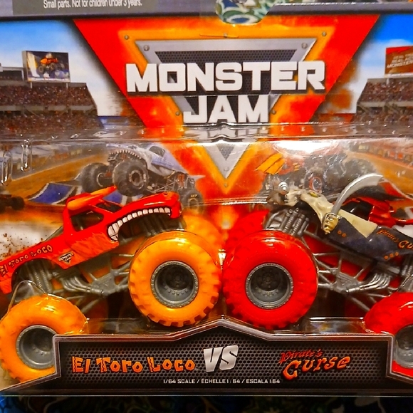El Toro Loco vs. Pirate's Curse Toy Set Monster Jam 1/64 - Picture 1 of 8